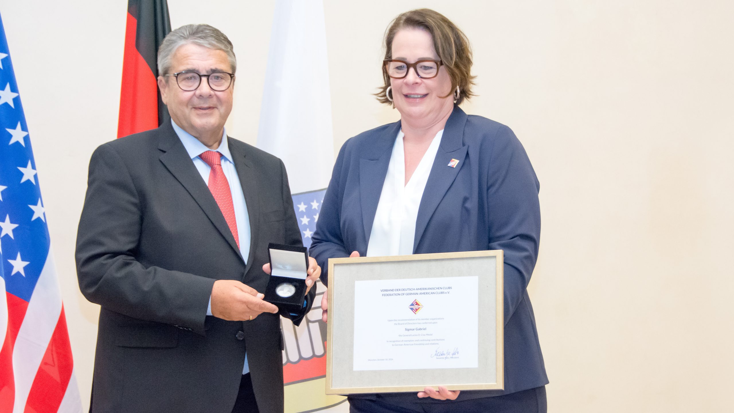 Sigmar Gabriel erhält die Lucius D. Clay Medaille 2026